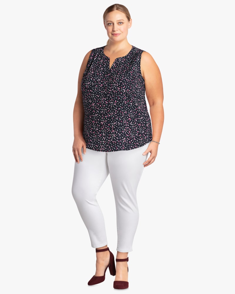 Plus size model with hourglass body shape wearing Blair Sleeveless Printed Shirt by Molly&Isadora | Dia&Co | dia_product_style_image_id:120197